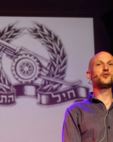 באמבע מעשיות, יונתן אלמן, תיאטרון הדופנ