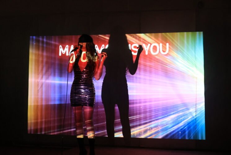 שדות זרים של קליפה בגראז'