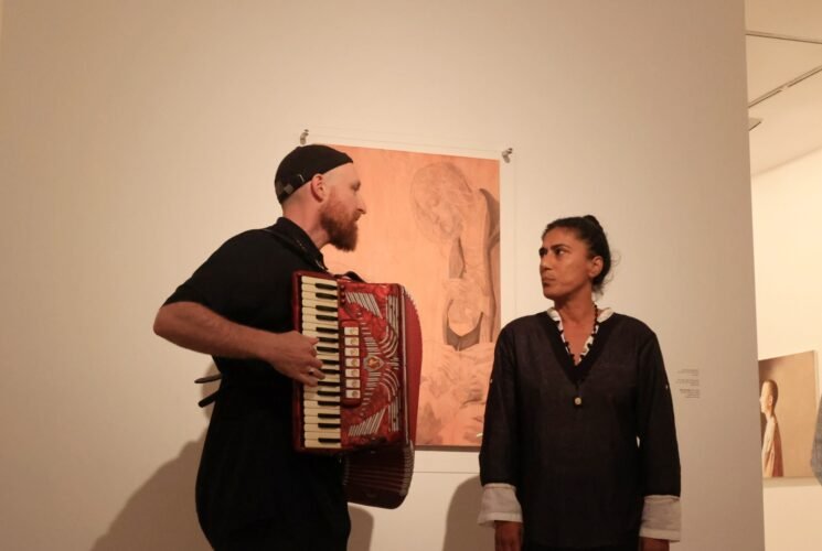 אם הזרים במוזיאון תל אביב