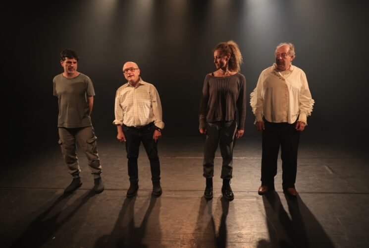 שקספיר בחווה הסינית בתמונע. ביקורת