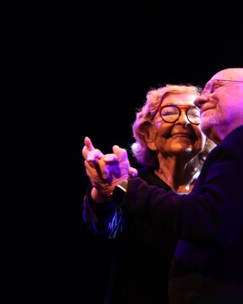 זמן איכות: הקראה מבוימת בהבימה