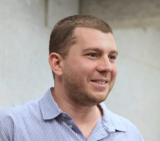 ראיון עם יותם גוטל, דרמטורג ומחזאי הבית של הבימה