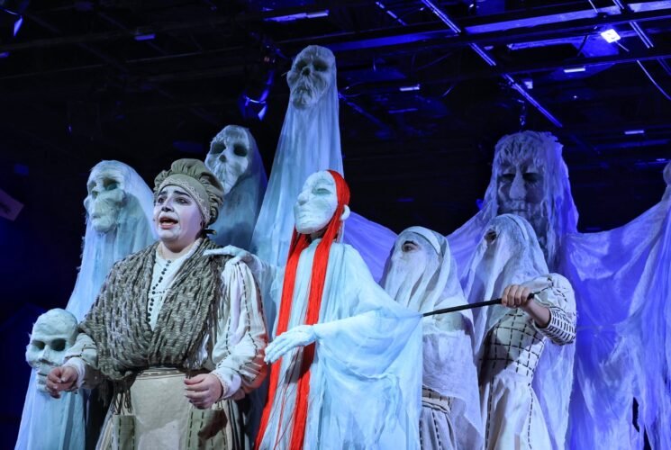 דער דיבוק: בציפורני הפאנטיזמוס