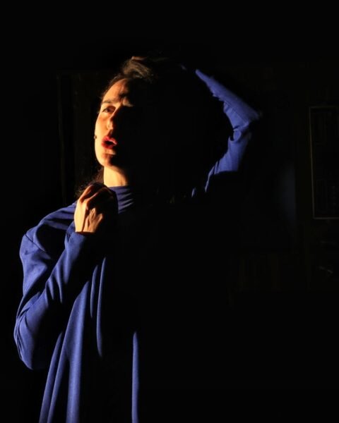 בת של אבא בתמונע