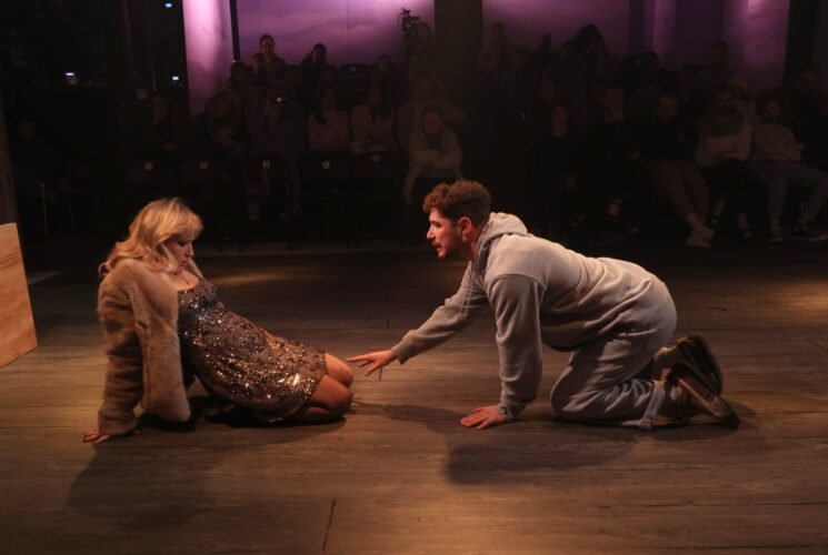 כמו ציפור דפוקה בסטודיו יורם לוינשטיין