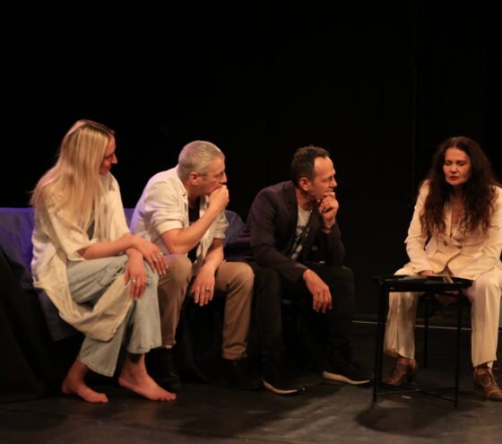 השתקפויות בתמונע