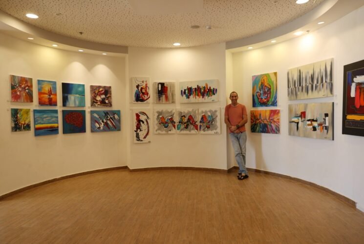 תערוכה במגדה, עין השופט, וראיון עם אסף כץ, צייר