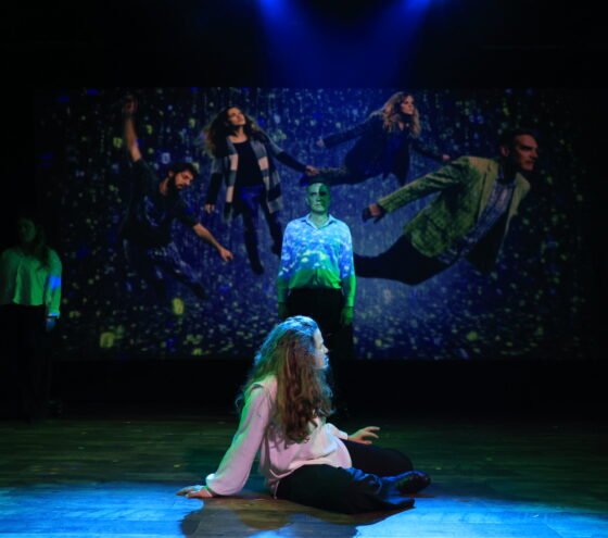 זו שכותבת אותי בהבימה 4