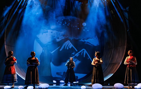 מעגל הגיר הקווקזי – פרמיירה