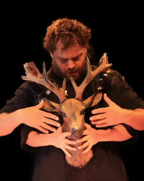  עצמאות הזכרון: שתי שפות, תיאטרון וקולנוע