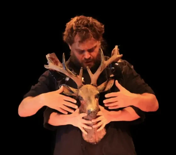  עצמאות הזכרון: שתי שפות, תיאטרון וקולנוע