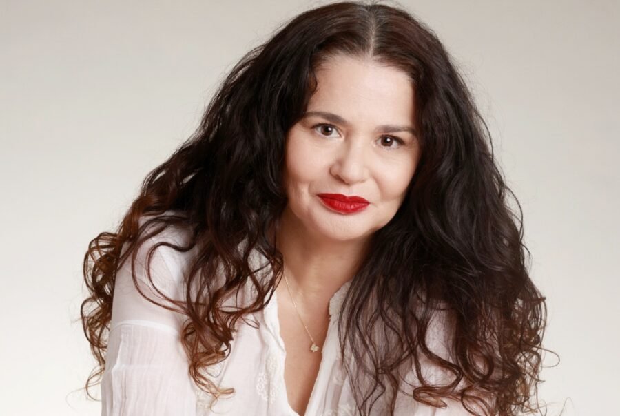 קווים לדמותו של התיאטרון הישראלי עם דליה שימקו, שחקנית, במאית ומנהלת תיאטרון אספמיה