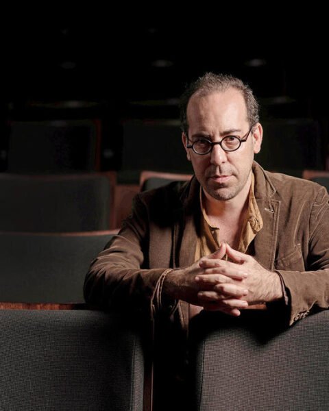 ראיון עם רועי חן, מחזאי הבית של גשר