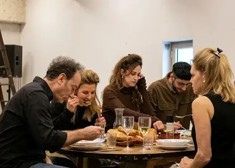 שלוש שנים ל 7.10 בראי האמנות